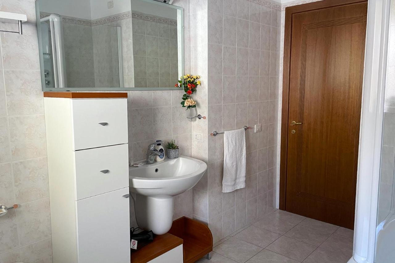 Aristanis Home Vacation Apartment 오리스타노 외부 사진