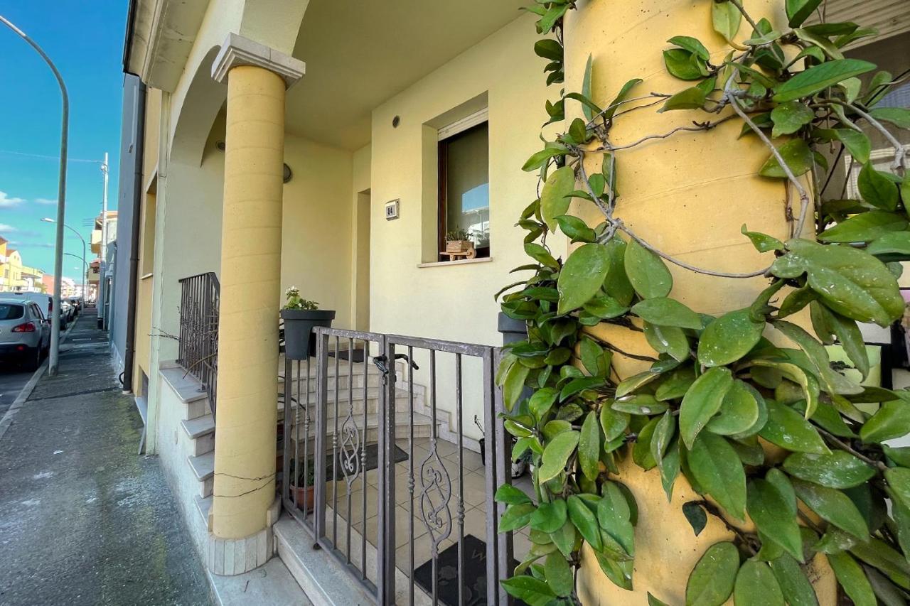 Aristanis Home Vacation Apartment 오리스타노 외부 사진